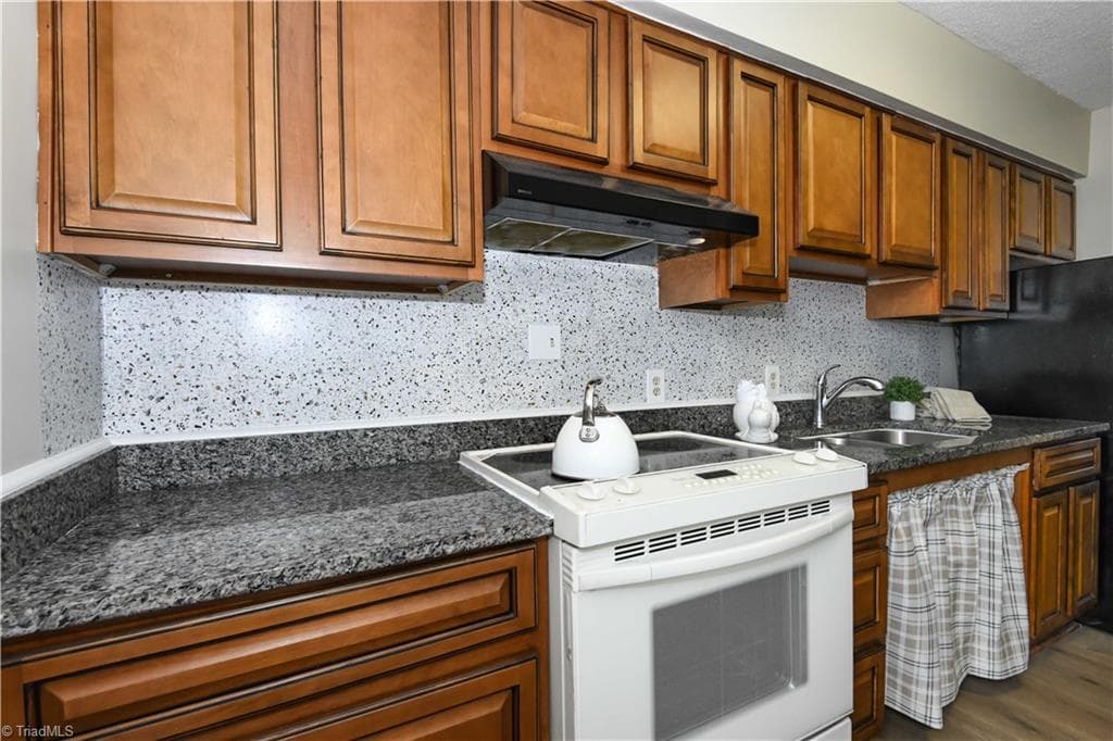 Stick/Site Built at 1101 N Elm Street # 805, Greensboro NC 27401, photo 18 of 40