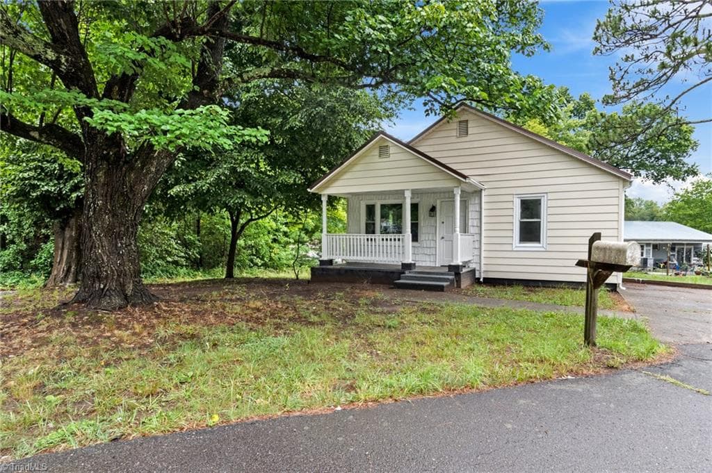 Stick/Site Built at 119 Osborne Street, Jonesville NC 28642, Jonesville, photo 2 of 18