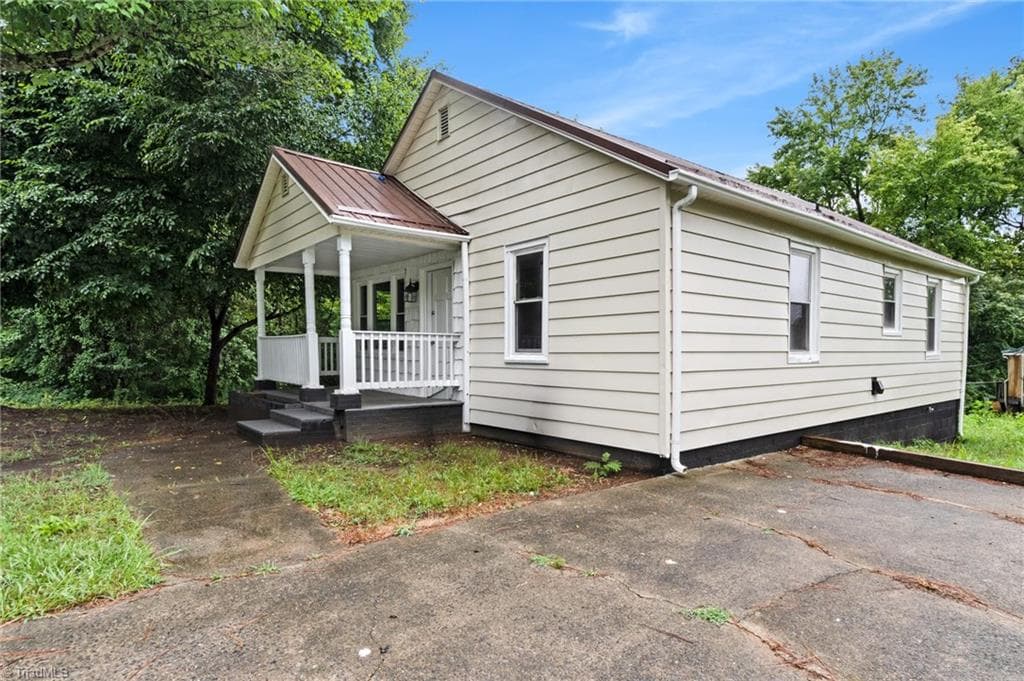 Stick/Site Built at 119 Osborne Street, Jonesville NC 28642, Jonesville, photo 3 of 18