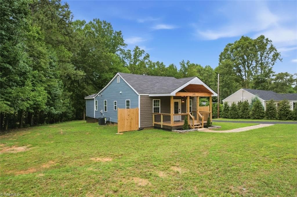 Stick/Site Built at 343 Westgate Court, Lexington NC 27295, photo 2 of 30