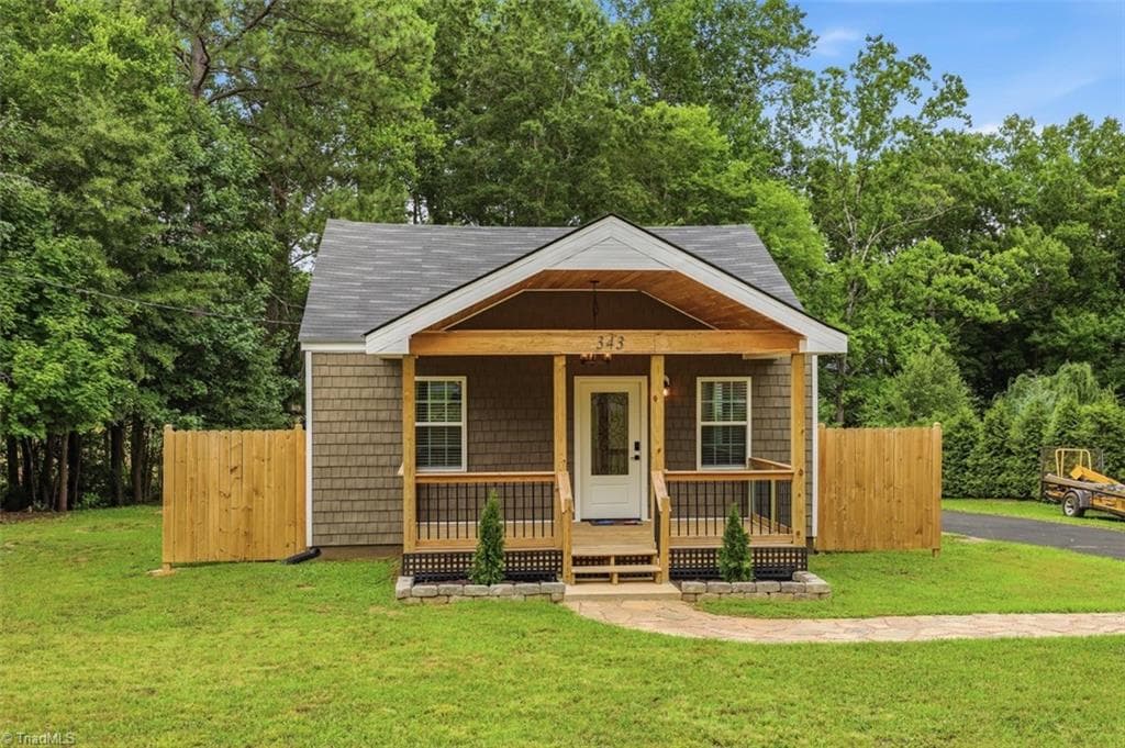 Stick/Site Built at 343 Westgate Court, Lexington NC 27295, photo 3 of 30