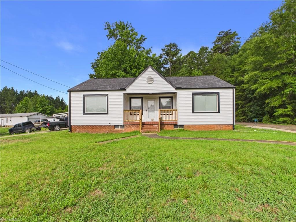 Office at 18492 Nc Highway 109, Denton NC 27239, photo 2 of 48