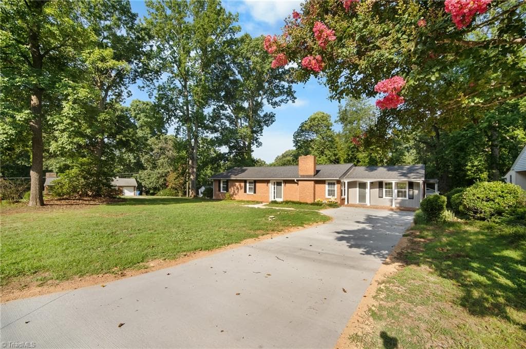 Stick/Site Built at 122 Park Lane, Lexington NC 27292, photo 2 of 36