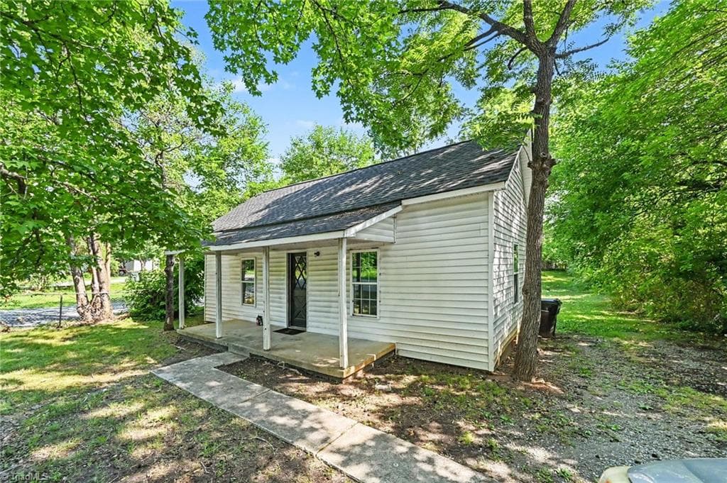 Stick/Site Built at 1119 N Park Avenue, Burlington NC 27217, Burlington, photo 3 of 12