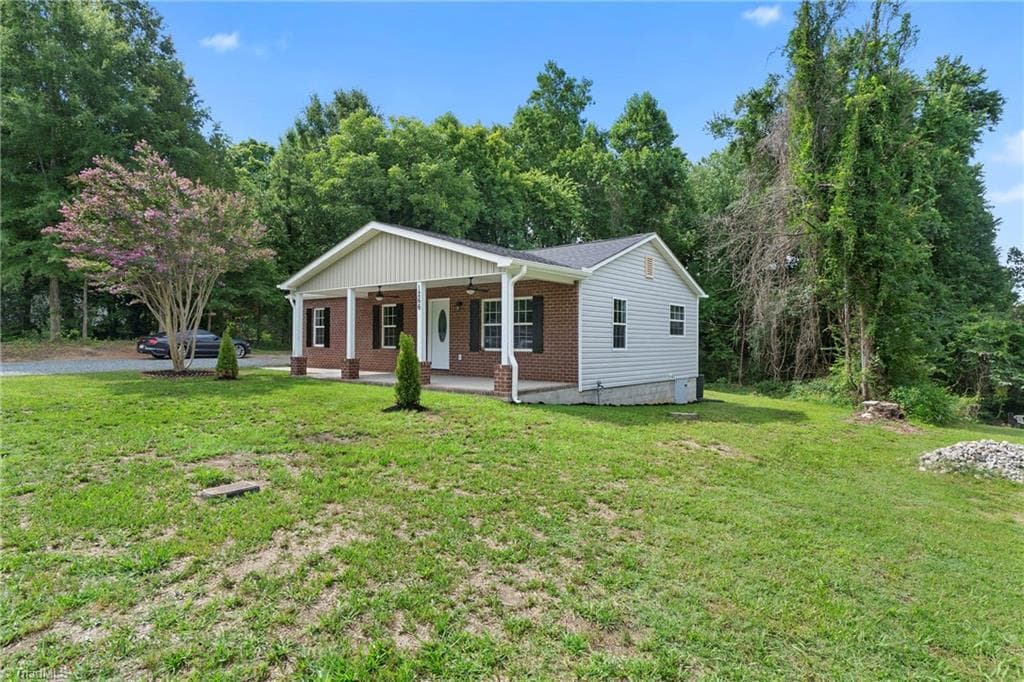 Stick/Site Built at 1266 E Holly Grove Road, Lexington NC 27292, Lexington, photo 2 of 28