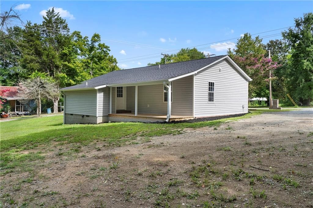 Stick/Site Built at 1266 E Holly Grove Road, Lexington NC 27292, Lexington, photo 22 of 28