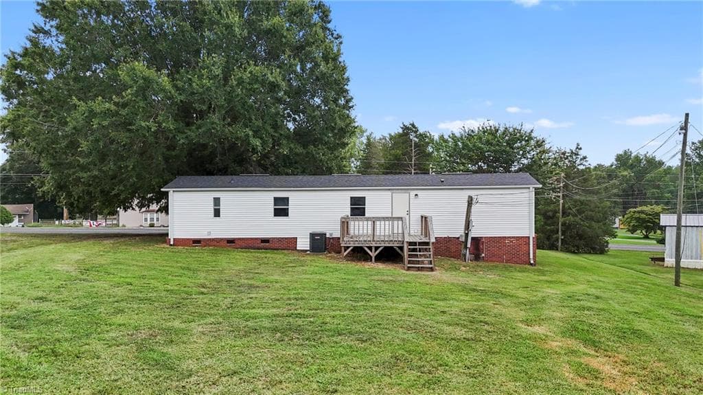 Manufactured Home at 1641 Riverview Road Extension, Lexington NC 27292, Lexington, photo 33 of 38