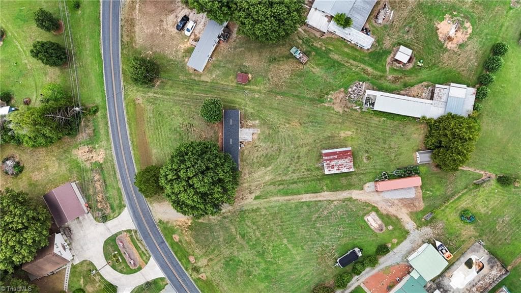Manufactured Home at 1641 Riverview Road Extension, Lexington NC 27292, Lexington, photo 35 of 38