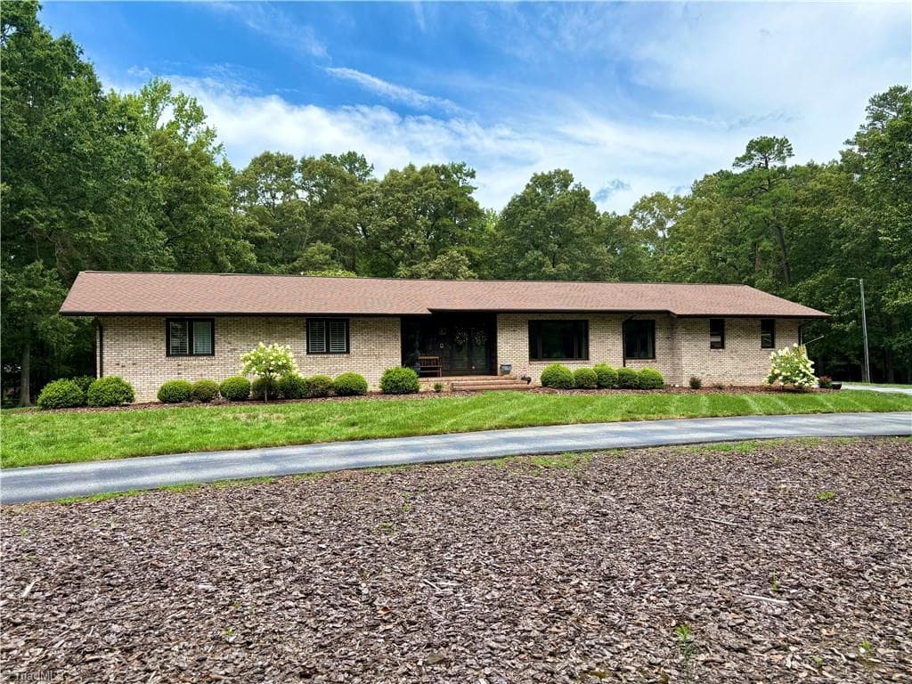 Stick/Site Built at 6955 Harlow Drive, High Point NC 27263, High Point, photo 25 of 96