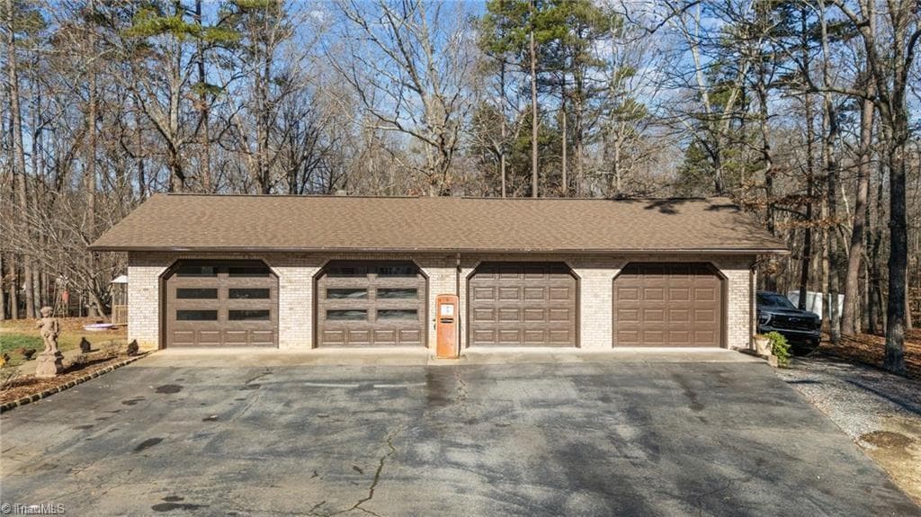 Stick/Site Built at 6955 Harlow Drive, High Point NC 27263, High Point, photo 7 of 96
