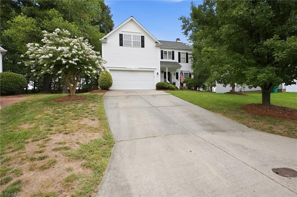 Stick/Site Built at 4020 Maid Marion Court, Jamestown NC 27282, photo 3 of 38