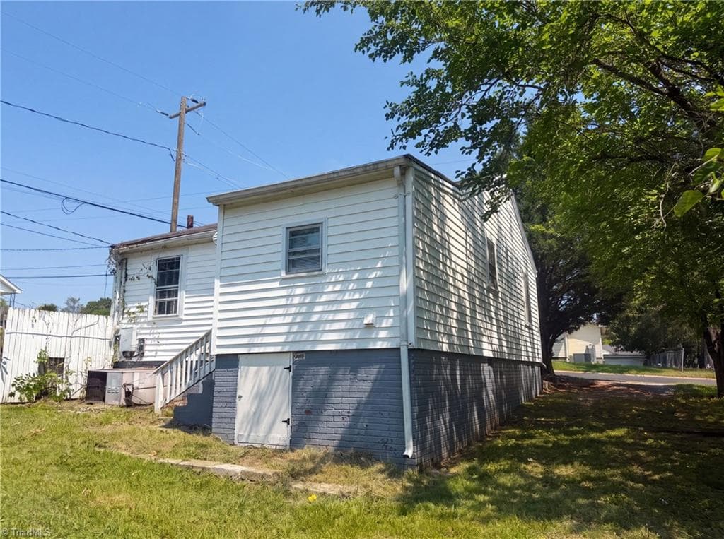 Stick/Site Built at 920 Elm Street, Burlington NC 27217, Burlington, photo 5 of 14