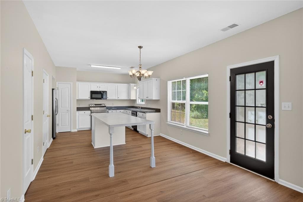 Stick/Site Built at 2173 Cliffvale Drive, High Point NC 27262, photo 12 of 33