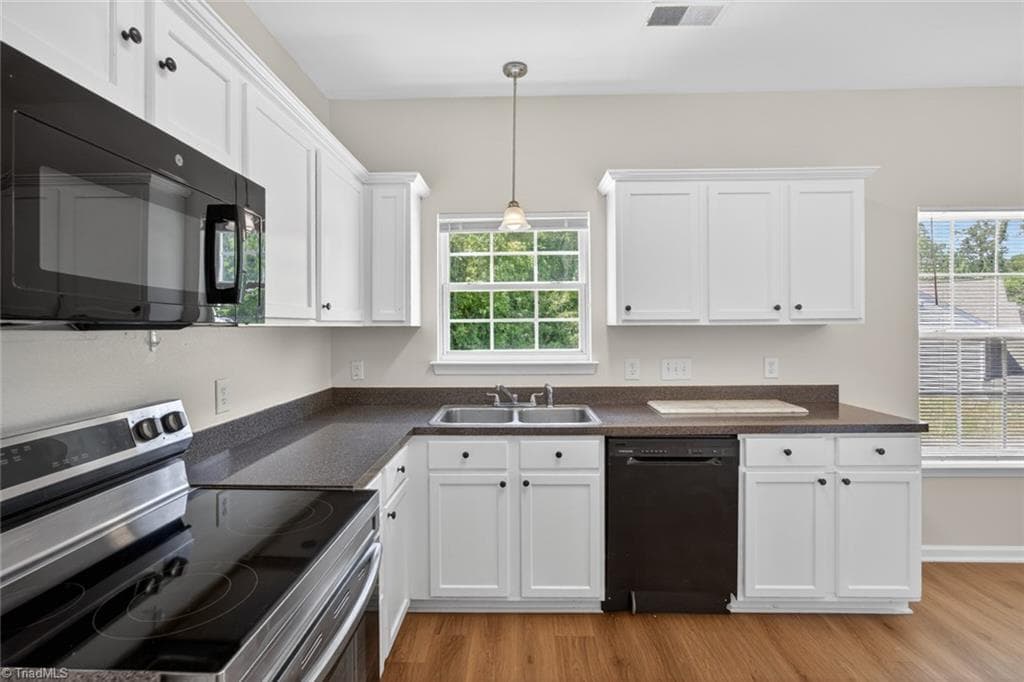Stick/Site Built at 2173 Cliffvale Drive, High Point NC 27262, photo 15 of 33