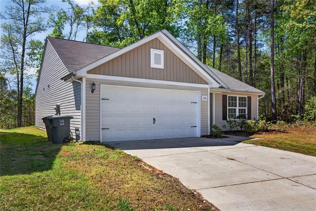 Stick/Site Built at 2231 Balmore Avenue, Greensboro NC 27405, photo 2 of 32