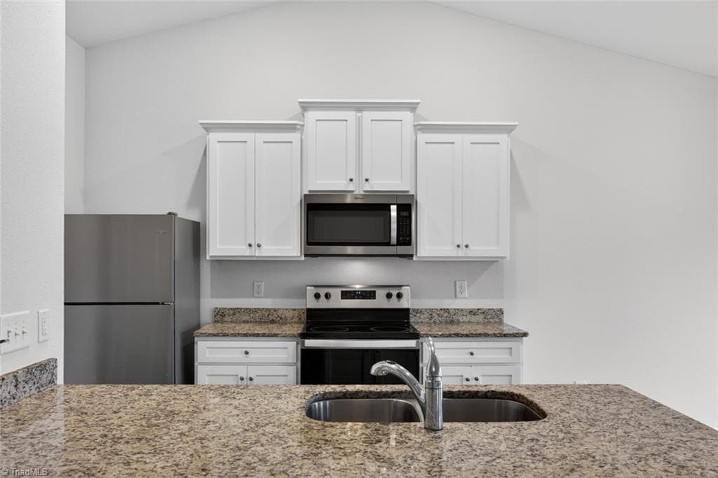 Stick/Site Built at 2112 Briar Run Drive, Greensboro NC 27405, photo 12 of 31