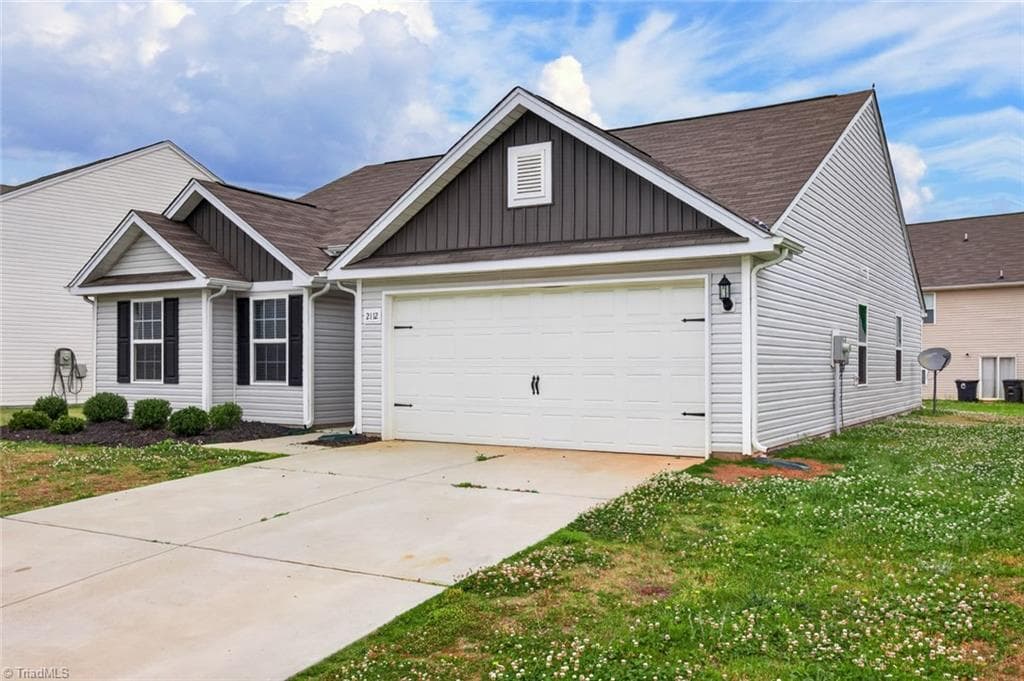 Stick/Site Built at 2112 Briar Run Drive, Greensboro NC 27405, photo 3 of 31