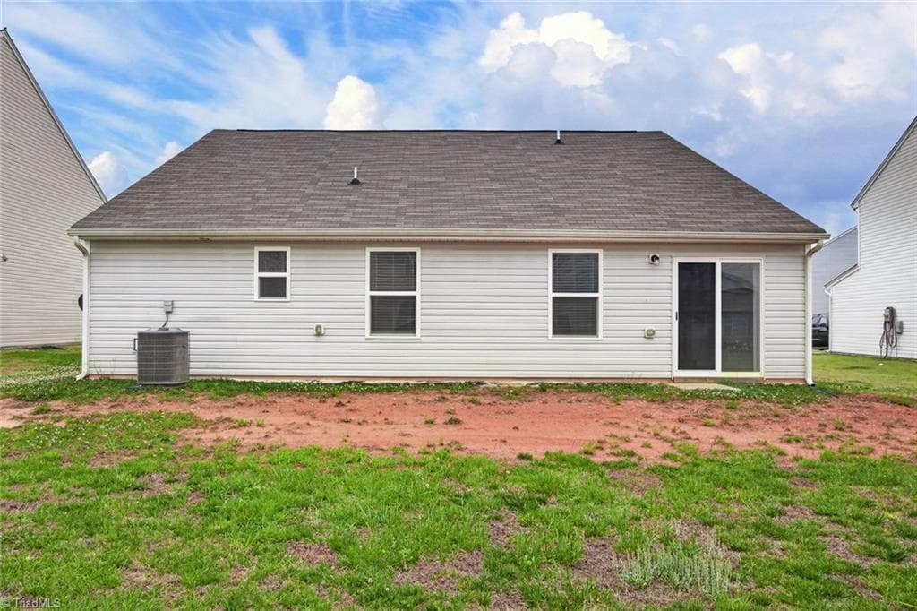 Stick/Site Built at 2112 Briar Run Drive, Greensboro NC 27405, photo 29 of 31