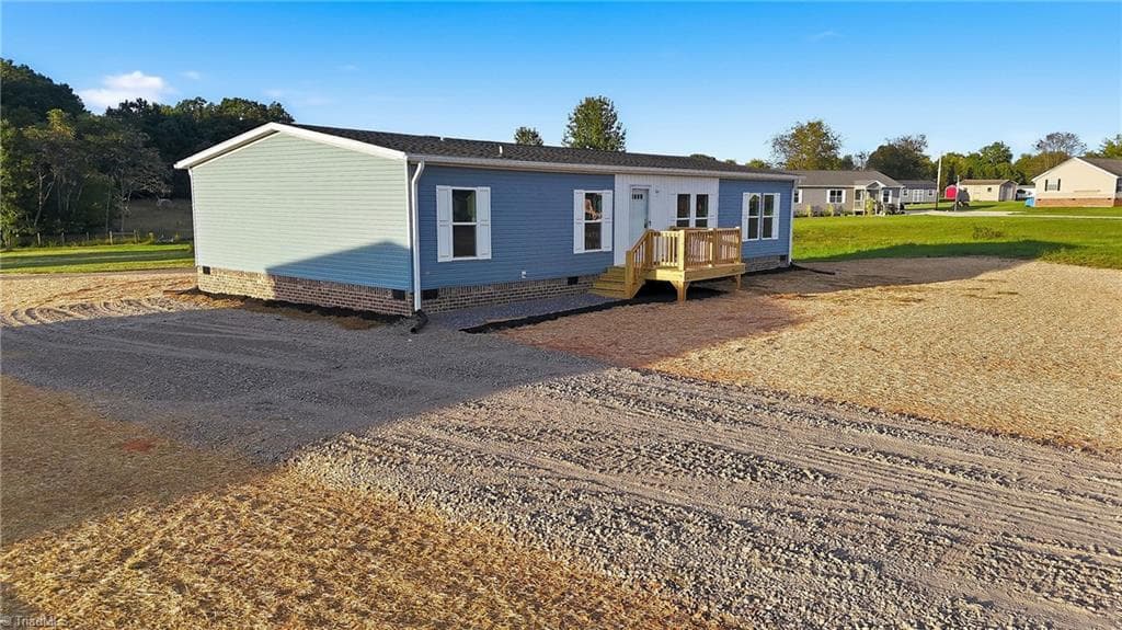 Manufactured Home at 130 Speaks Road, Olin NC 28660, photo 2 of 40