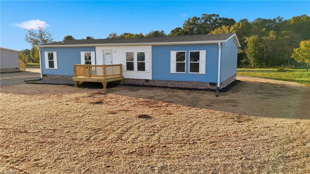 Manufactured Home at 130 Speaks Road, Olin NC 28660, photo 4 of 40
