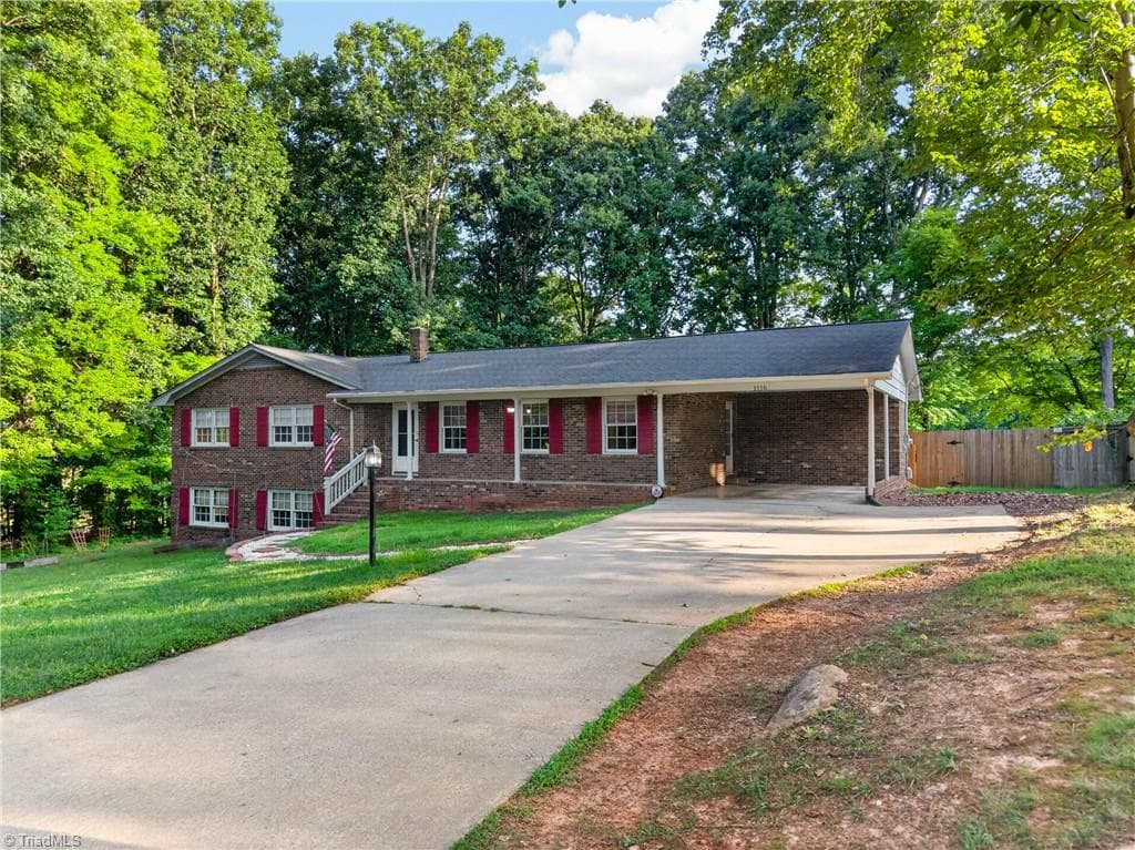 Stick/Site Built at 1116 Cranbrook Way, Asheboro NC 27205, photo 37 of 40