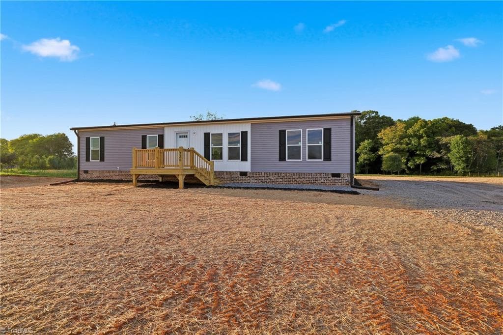 Manufactured Home at 136 Speaks Road, Olin NC 28660, photo 8 of 41