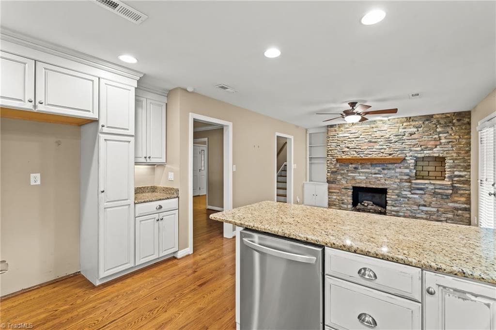 Stick/Site Built at 1116 Wynnewood Avenue, High Point NC 27262, photo 12 of 50