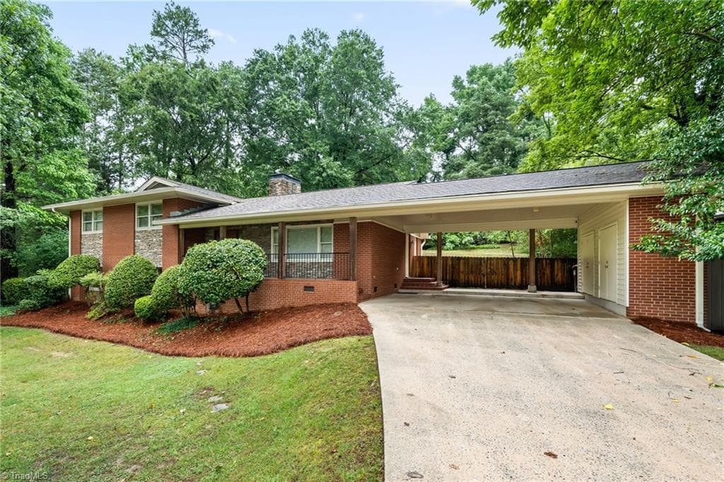 Stick/Site Built at 1116 Wynnewood Avenue, High Point NC 27262, photo 3 of 50