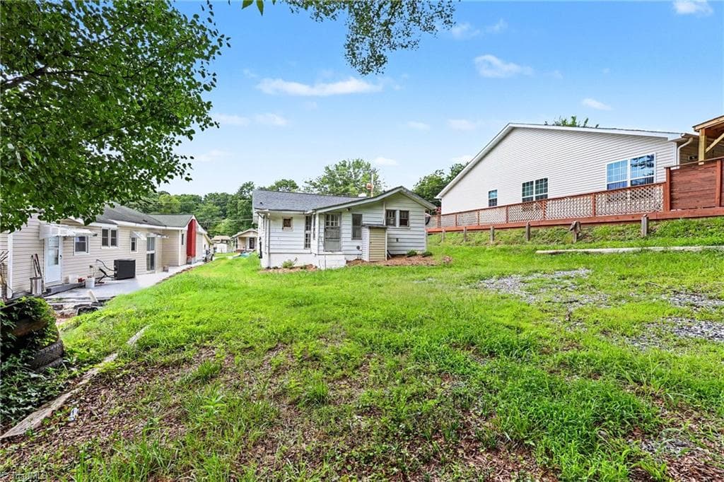 Stick/Site Built at 1306 Forrest Street, High Point NC 27262, photo 25 of 27