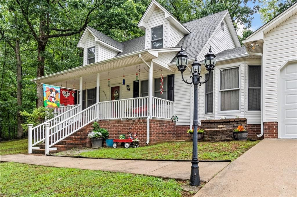 4721 Whisper Oak Drive, Trinity NC 27370