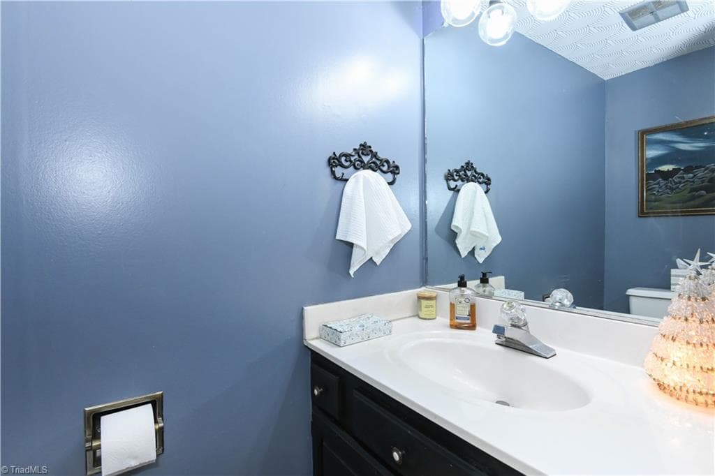Stick/Site Built at 1717 Ternberry Road, High Point NC 27262, photo 9 of 29