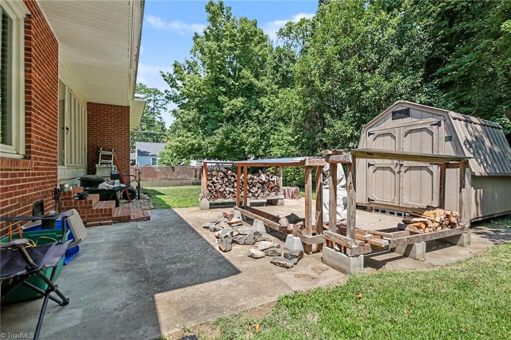 Stick/Site Built at 305 Hilltop Drive, Lexington NC 27292, photo 21 of 23
