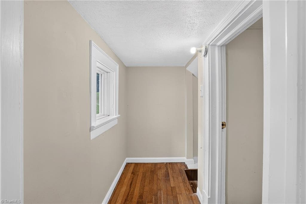 Quadruplex at 1806 Walker Avenue, Greensboro NC 27403, photo 15 of 31