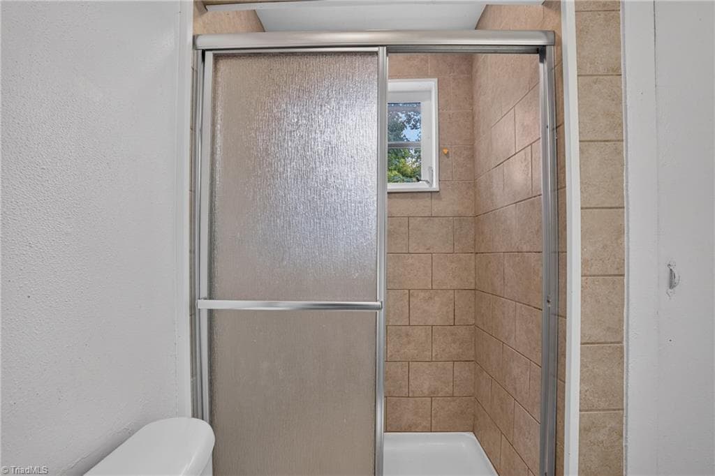 Quadruplex at 1806 Walker Avenue, Greensboro NC 27403, photo 25 of 31