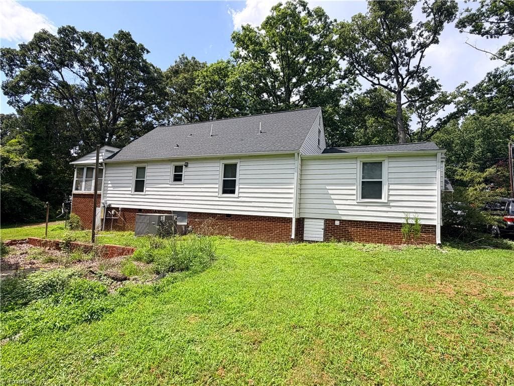 Stick/Site Built at 506 E Farriss Avenue, High Point NC 27262, photo 25 of 26