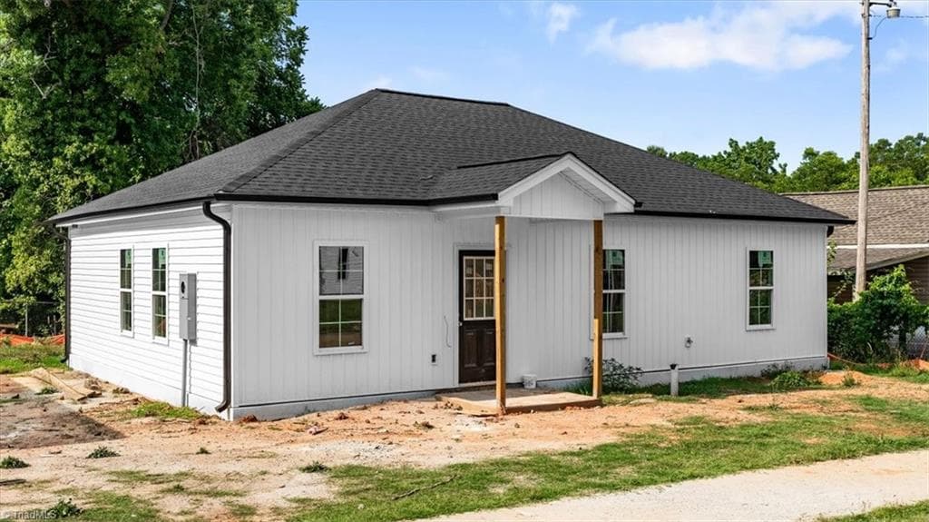 Stick/Site Built at 814 Vail Avenue, High Point NC 27260, High Point, photo 5 of 54