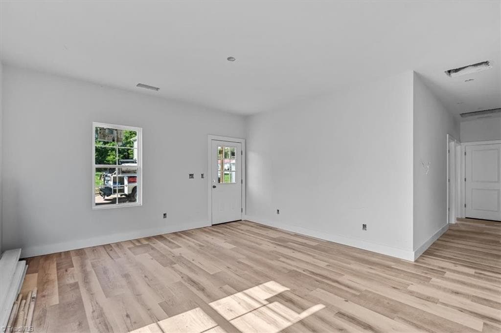 Stick/Site Built at 816 Vail Avenue, High Point NC 27260, High Point, photo 13 of 64