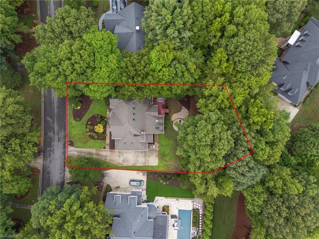 Stick/Site Built at 8 Elm Grove Way, Greensboro NC 27405, photo 42 of 48