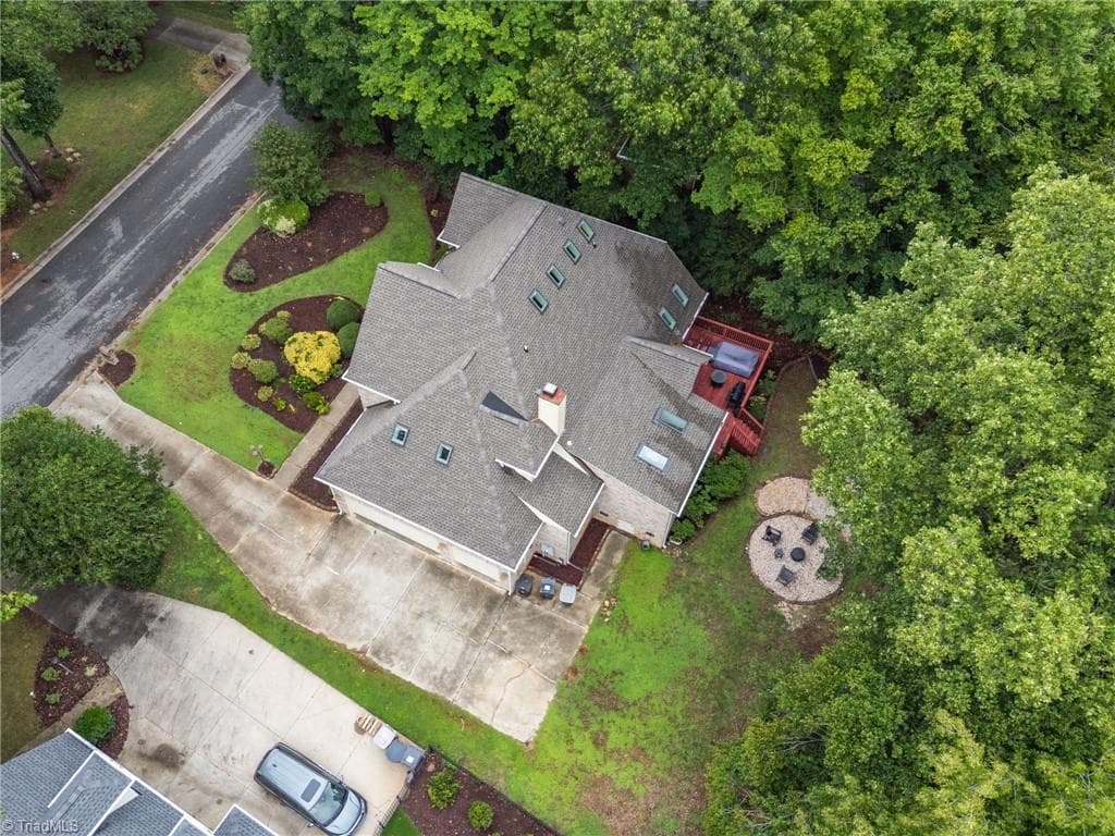 Stick/Site Built at 8 Elm Grove Way, Greensboro NC 27405, photo 43 of 48
