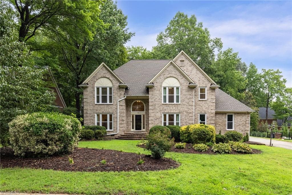 8 Elm Grove Way, Greensboro NC 27405