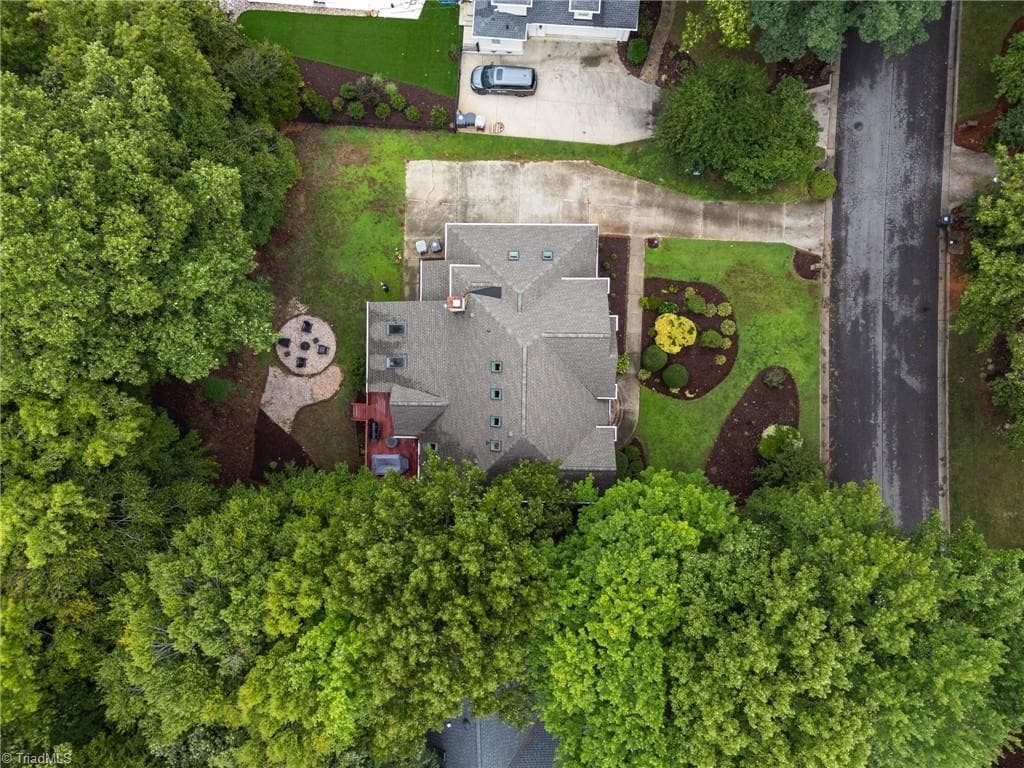 Stick/Site Built at 8 Elm Grove Way, Greensboro NC 27405, photo 41 of 48