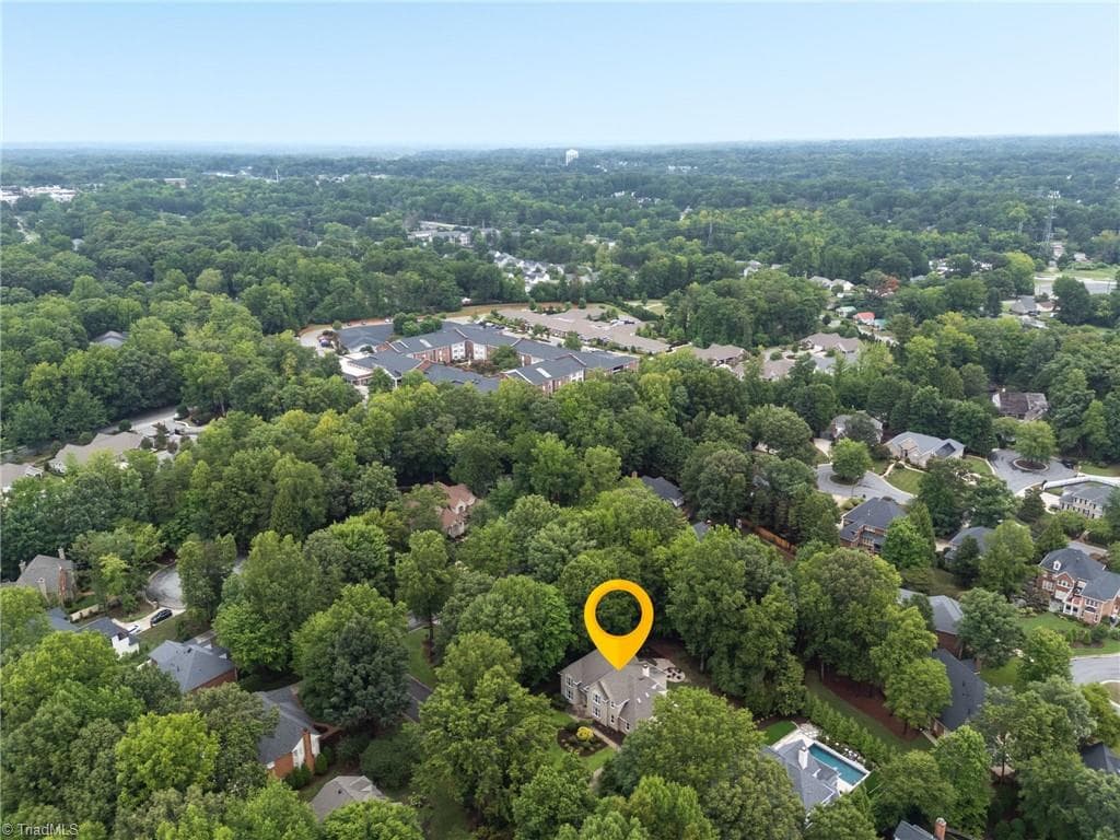 Stick/Site Built at 8 Elm Grove Way, Greensboro NC 27405, photo 44 of 48