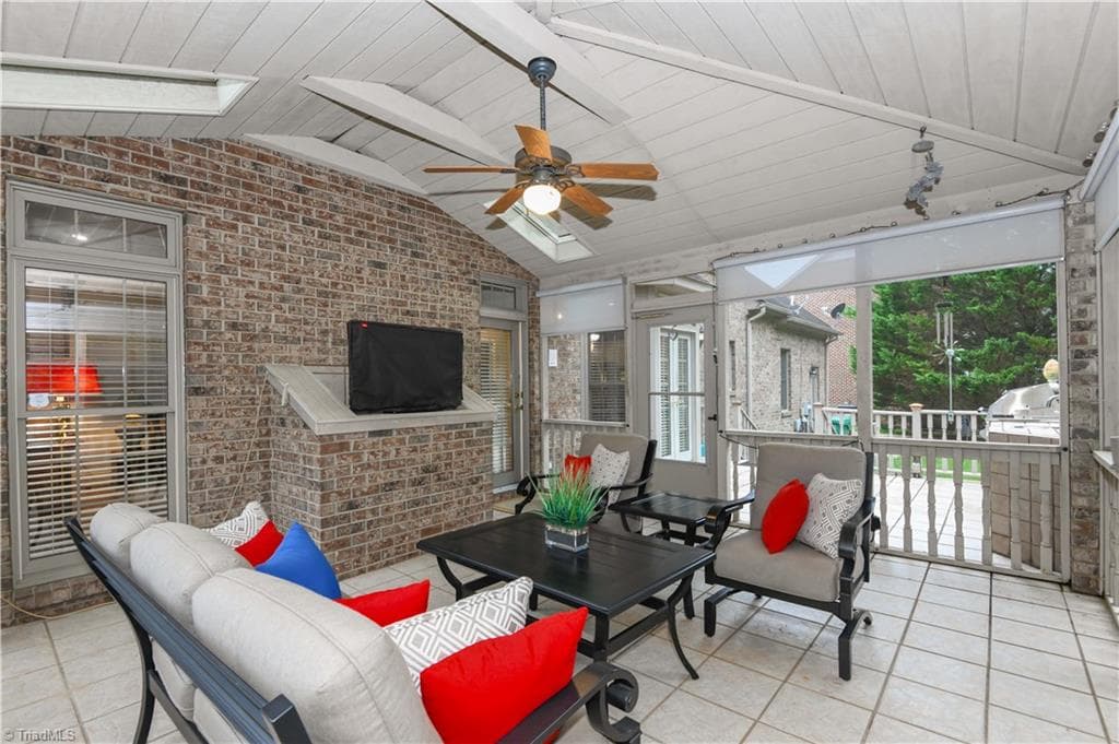 Stick/Site Built at 2405 Glen Cove Way, High Point NC 27265, photo 27 of 32