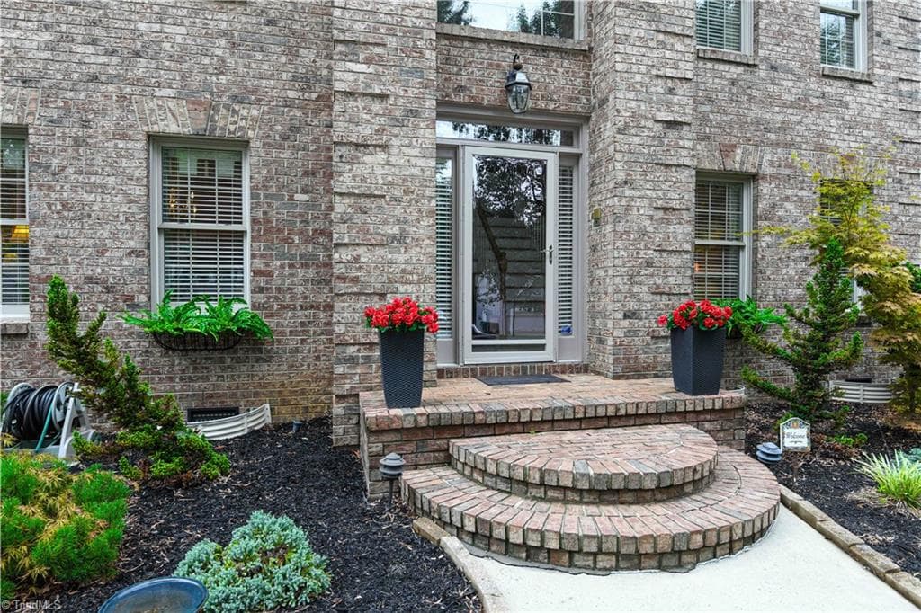 Stick/Site Built at 2405 Glen Cove Way, High Point NC 27265, photo 2 of 32