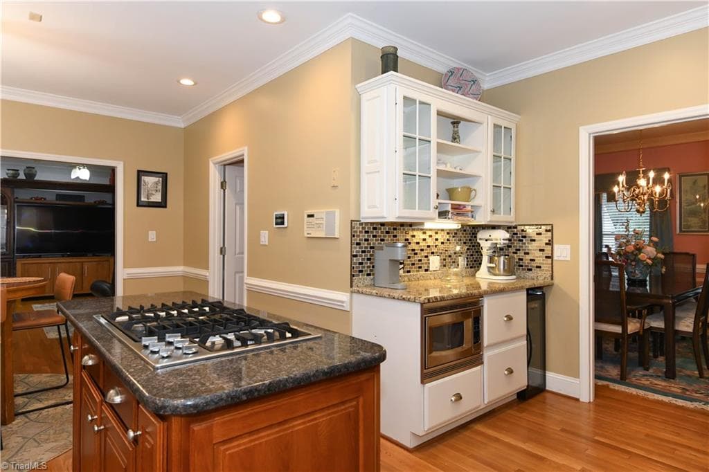 Stick/Site Built at 2405 Glen Cove Way, High Point NC 27265, photo 13 of 32