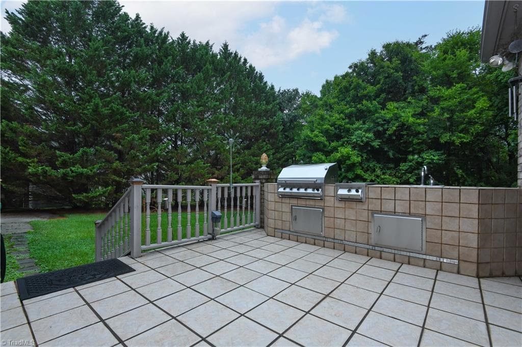 Stick/Site Built at 2405 Glen Cove Way, High Point NC 27265, photo 28 of 32