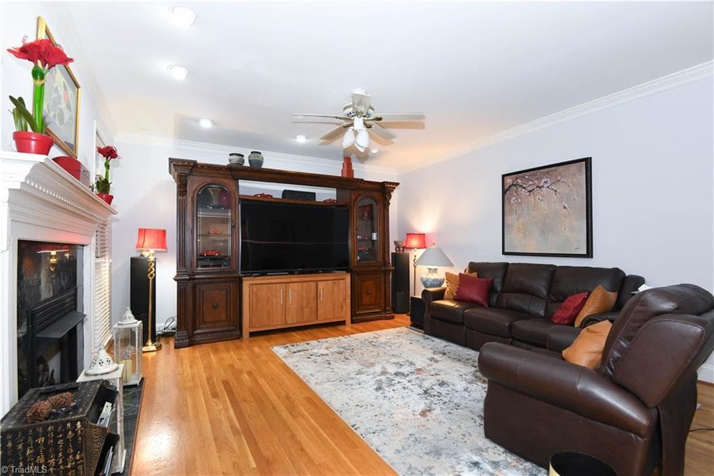 Stick/Site Built at 2405 Glen Cove Way, High Point NC 27265, photo 9 of 32