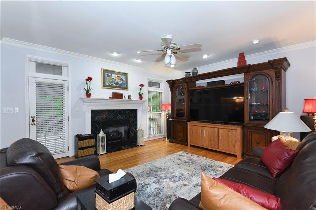 Stick/Site Built at 2405 Glen Cove Way, High Point NC 27265, photo 10 of 32