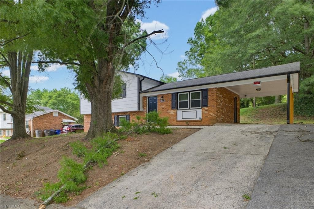 Stick/Site Built at 1320 Underwood Avenue, Winston-Salem NC 27105, Winston-Salem, photo 3 of 38