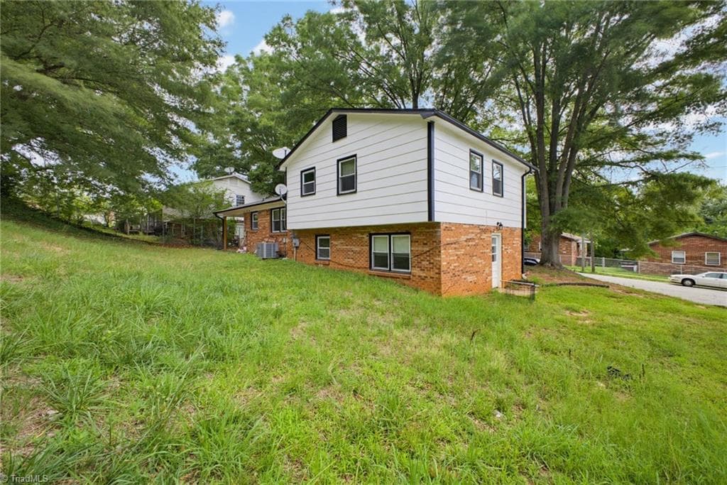 Stick/Site Built at 1320 Underwood Avenue, Winston-Salem NC 27105, Winston-Salem, photo 30 of 38